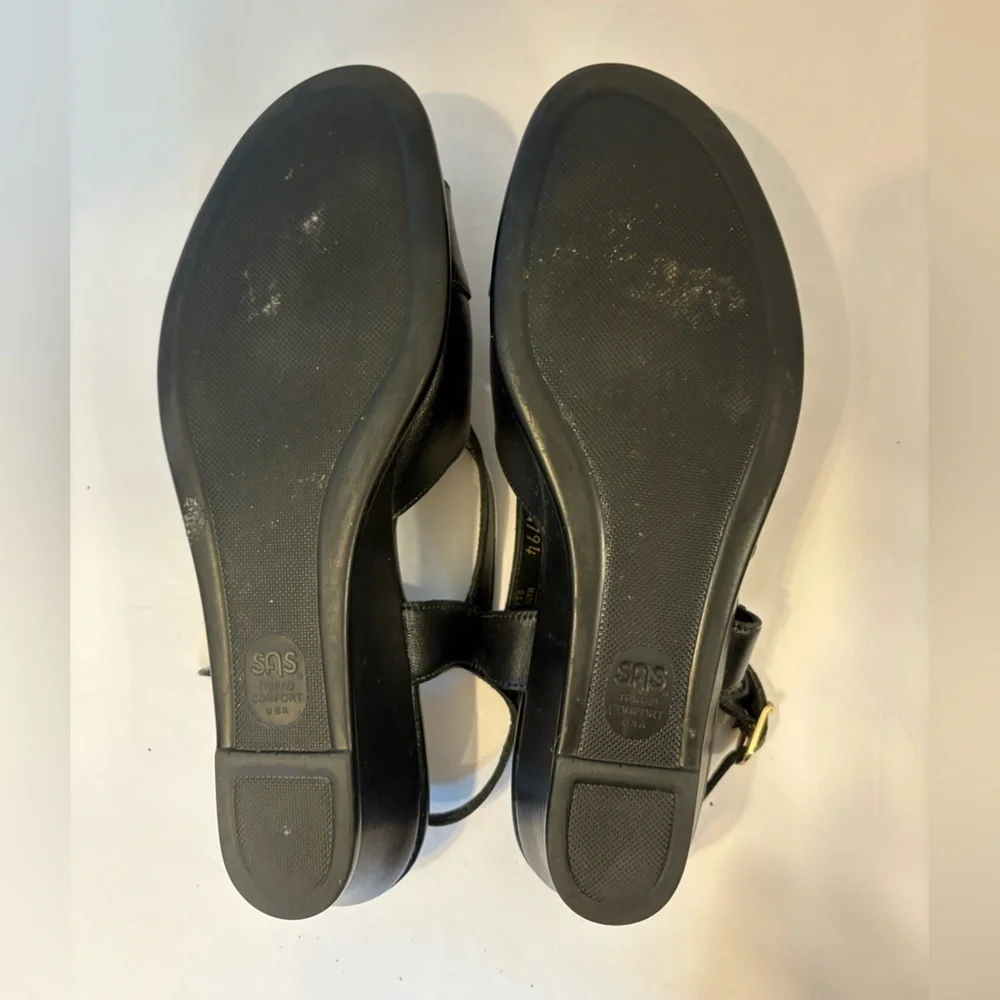 SAS Caress black leather cross strap open toe wedge sandal size 8.5 N